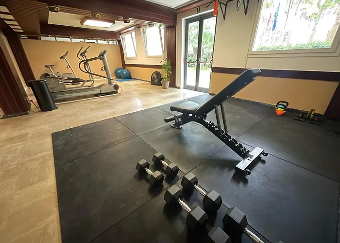 Corallo Марина-Ромеа